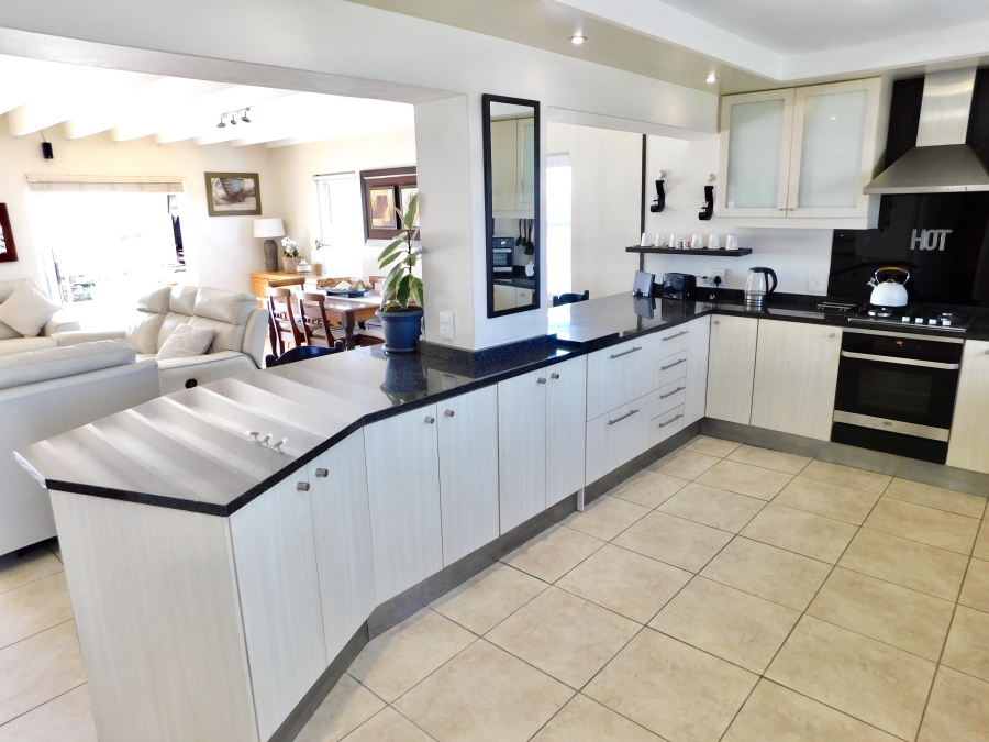 2 Bedroom Property for Sale in Grotto Bay Western Cape